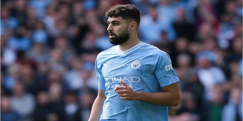 Trung vệ trẻ nhất Trung vệ trẻ nhất các lợi ích nhận được